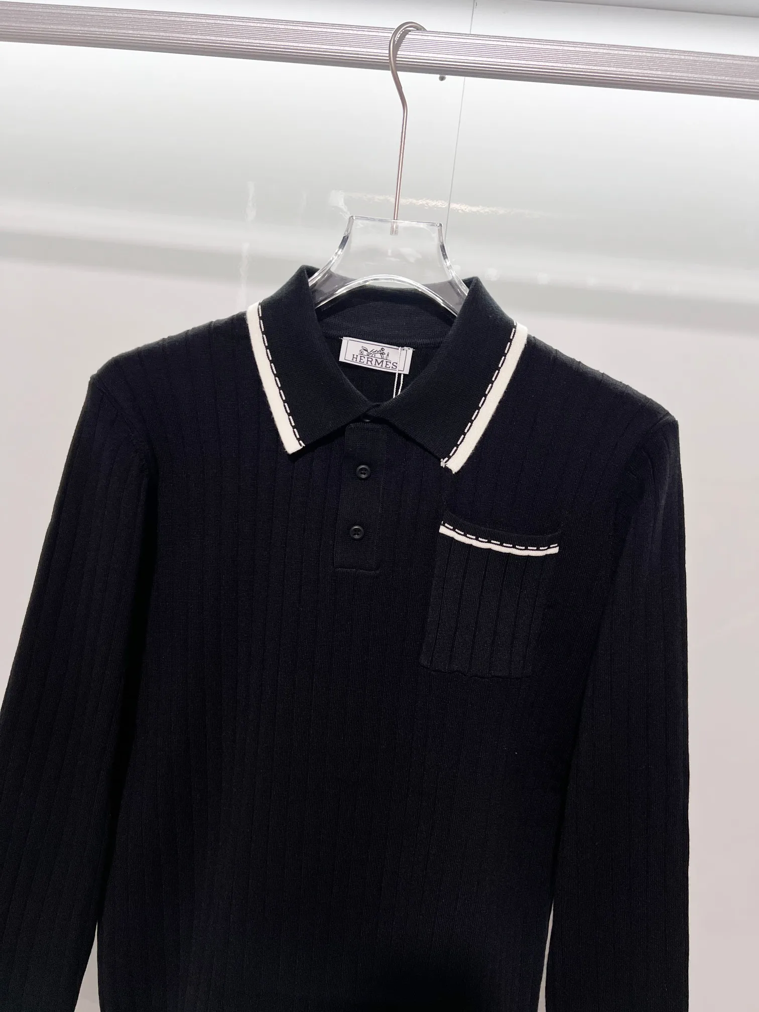 HERMES/ New Arrival T ， ， ， Breathable Polo ！ ， Polo ，Classic ， Versatile ， ， ！， ， Breathable， ， ， ， ， Premium ！ :White.Black. Size:M-3XL